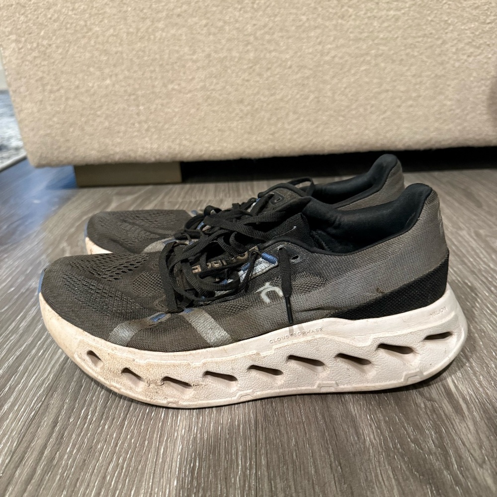 On Running Sneaker 10.5 Gray/ White